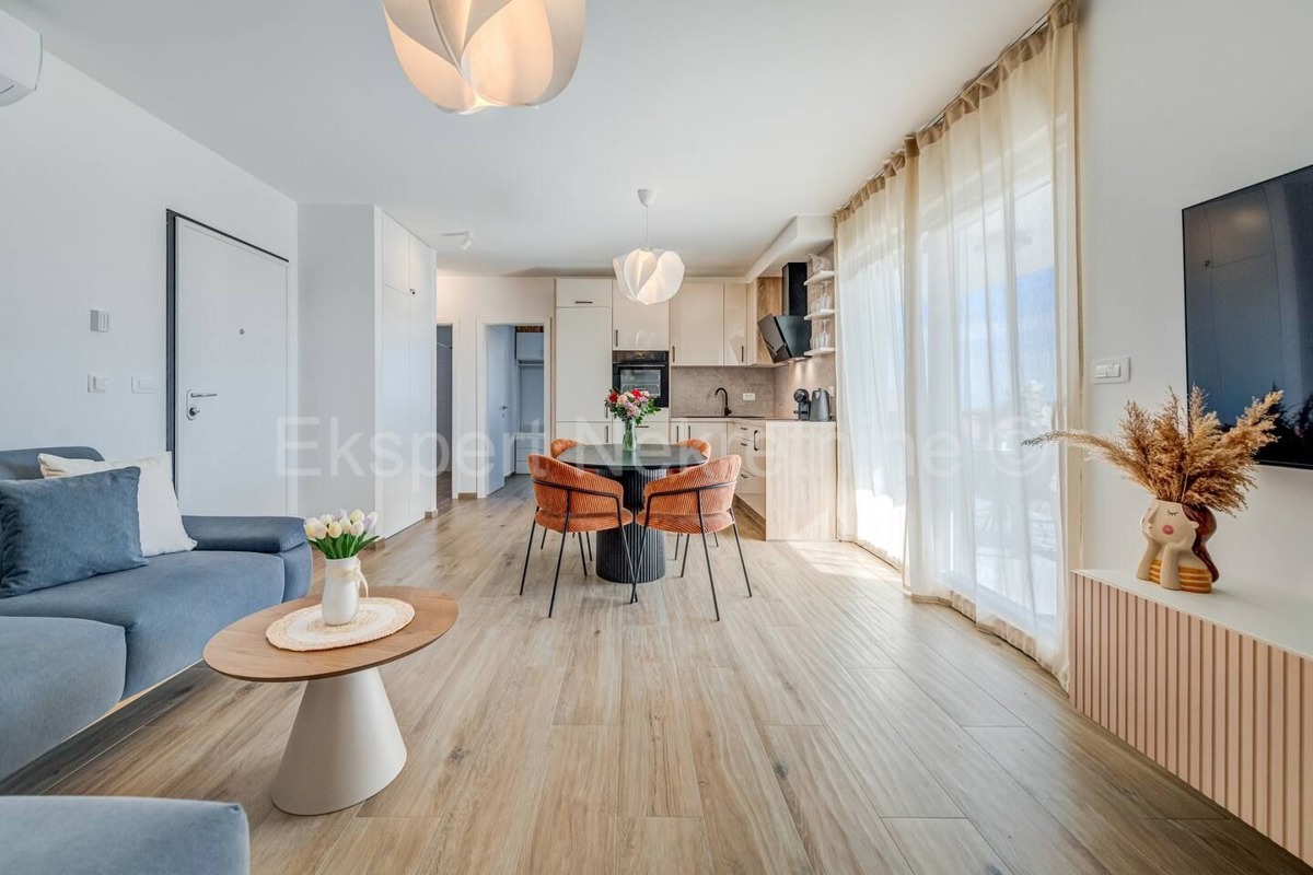 Trogir, 2-bedroom apartment 65 m2, newly built, furnished, sea view