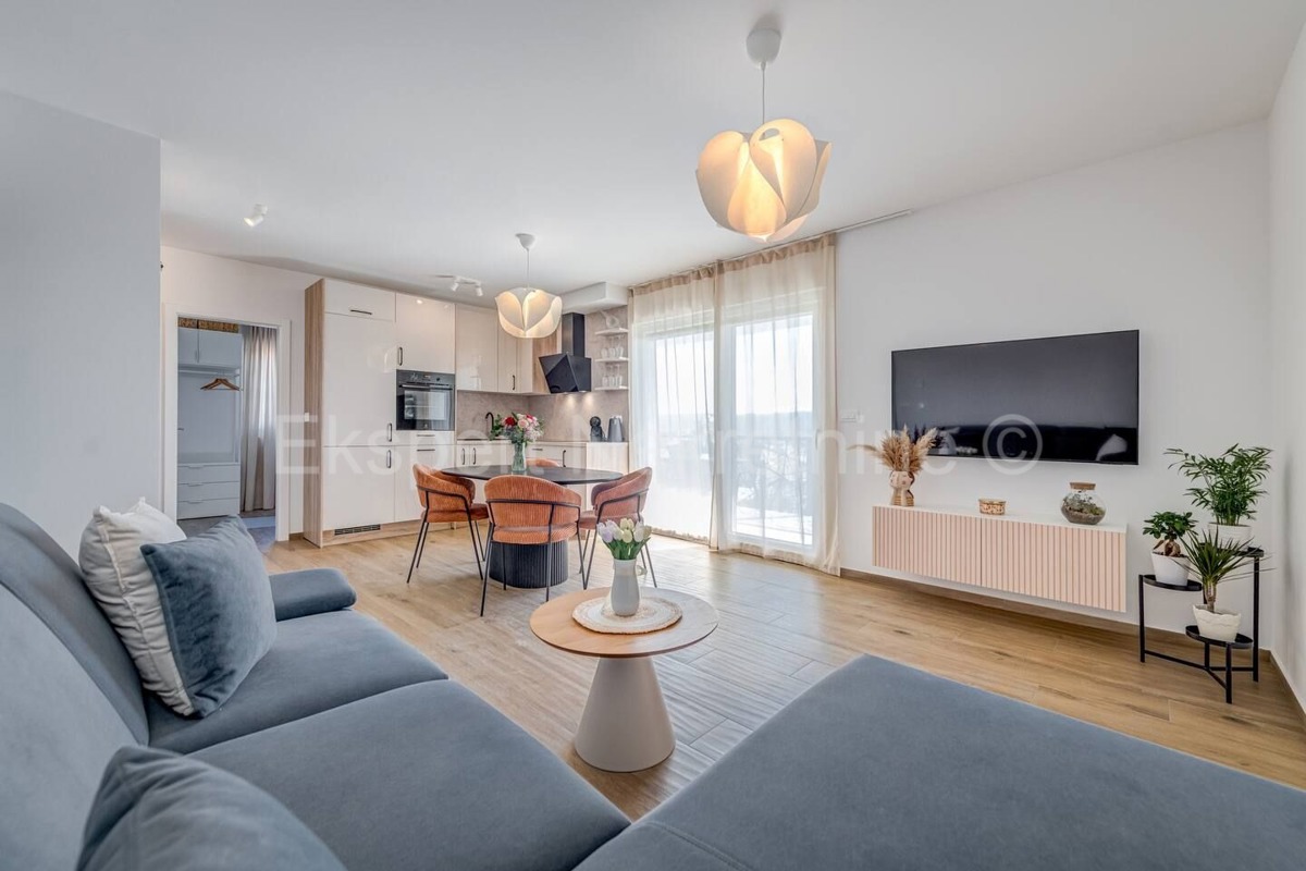 Trogir, 2-bedroom apartment 65 m2, newly built, furnished, sea view