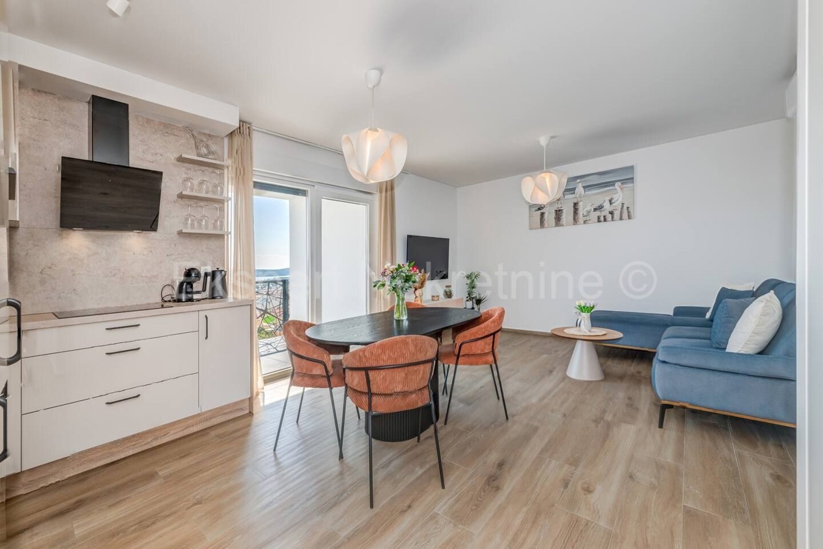 Trogir, 2-bedroom apartment 65 m2, newly built, furnished, sea view