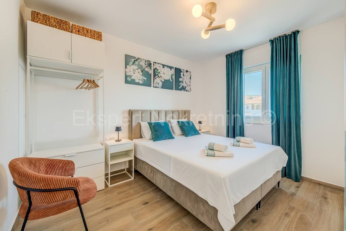 Trogir, 2-bedroom apartment 65 m2, newly built, furnished, sea view