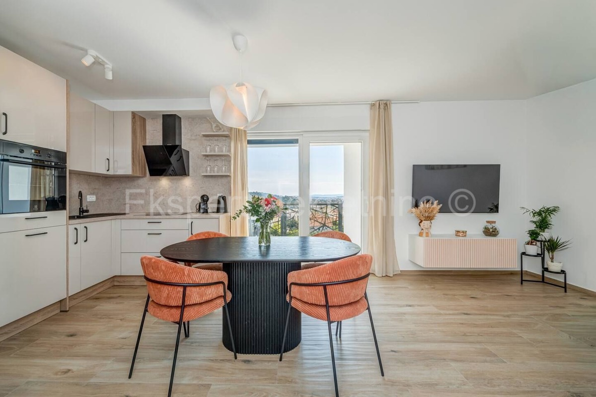 Trogir, 2-bedroom apartment 65 m2, newly built, furnished, sea view