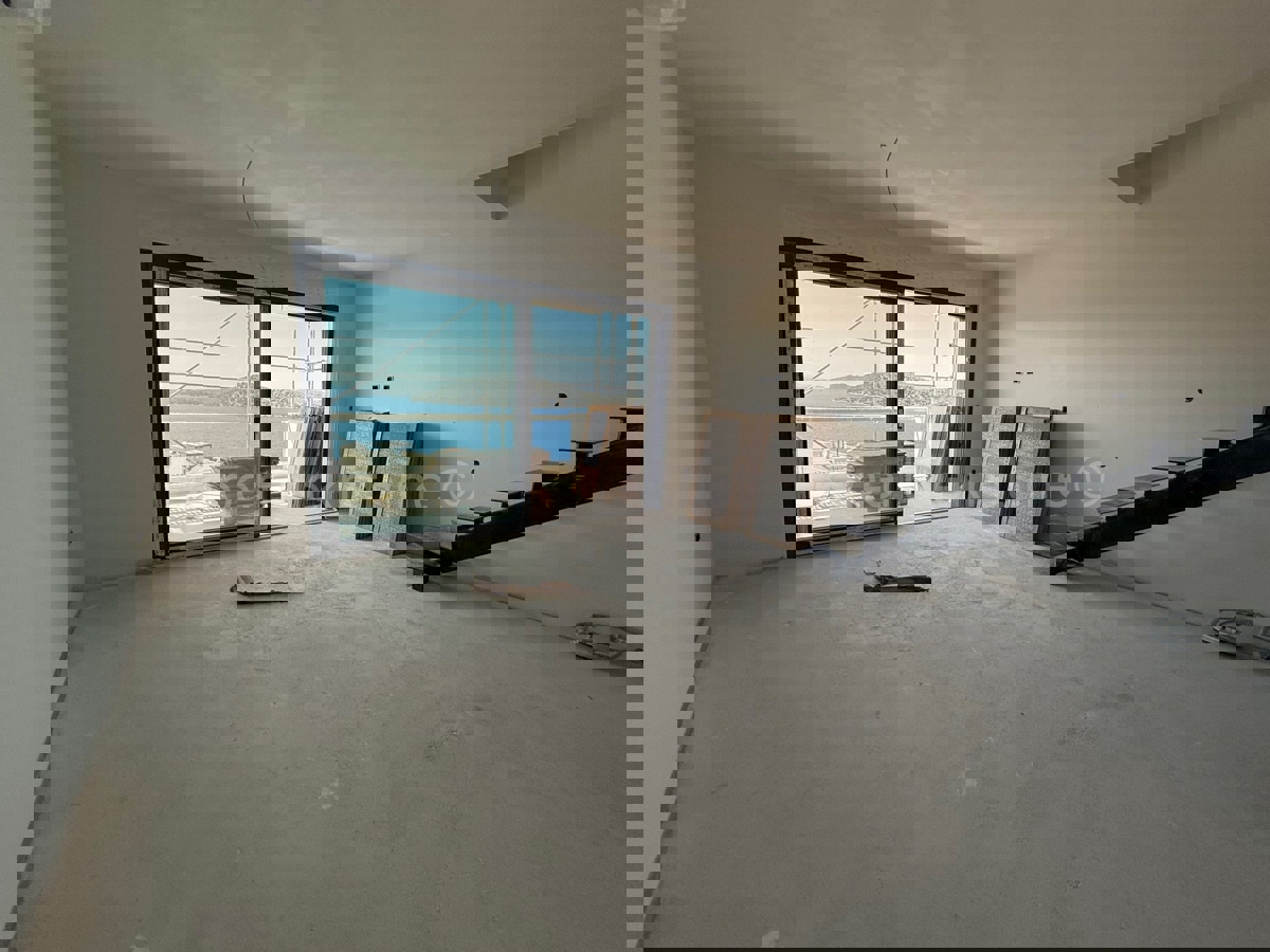 Rogoznica, Ražanj, appartamento con due camere da letto 94 m2, vista mare, a 160 m dal mare