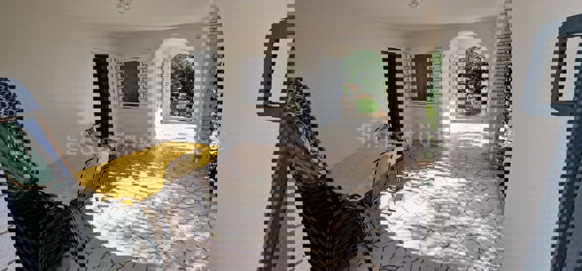 Čiovo, Okrug G. detached house 224 m2, second row from the sea, sea view