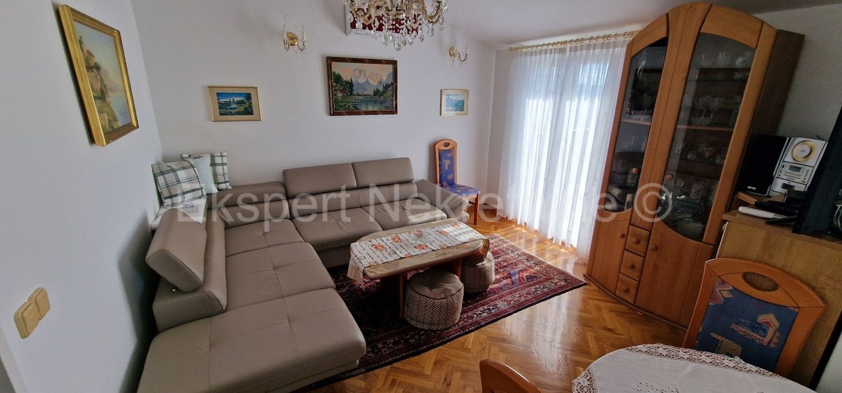 Čiovo, Okrug G. detached house 224 m2, second row from the sea, sea view