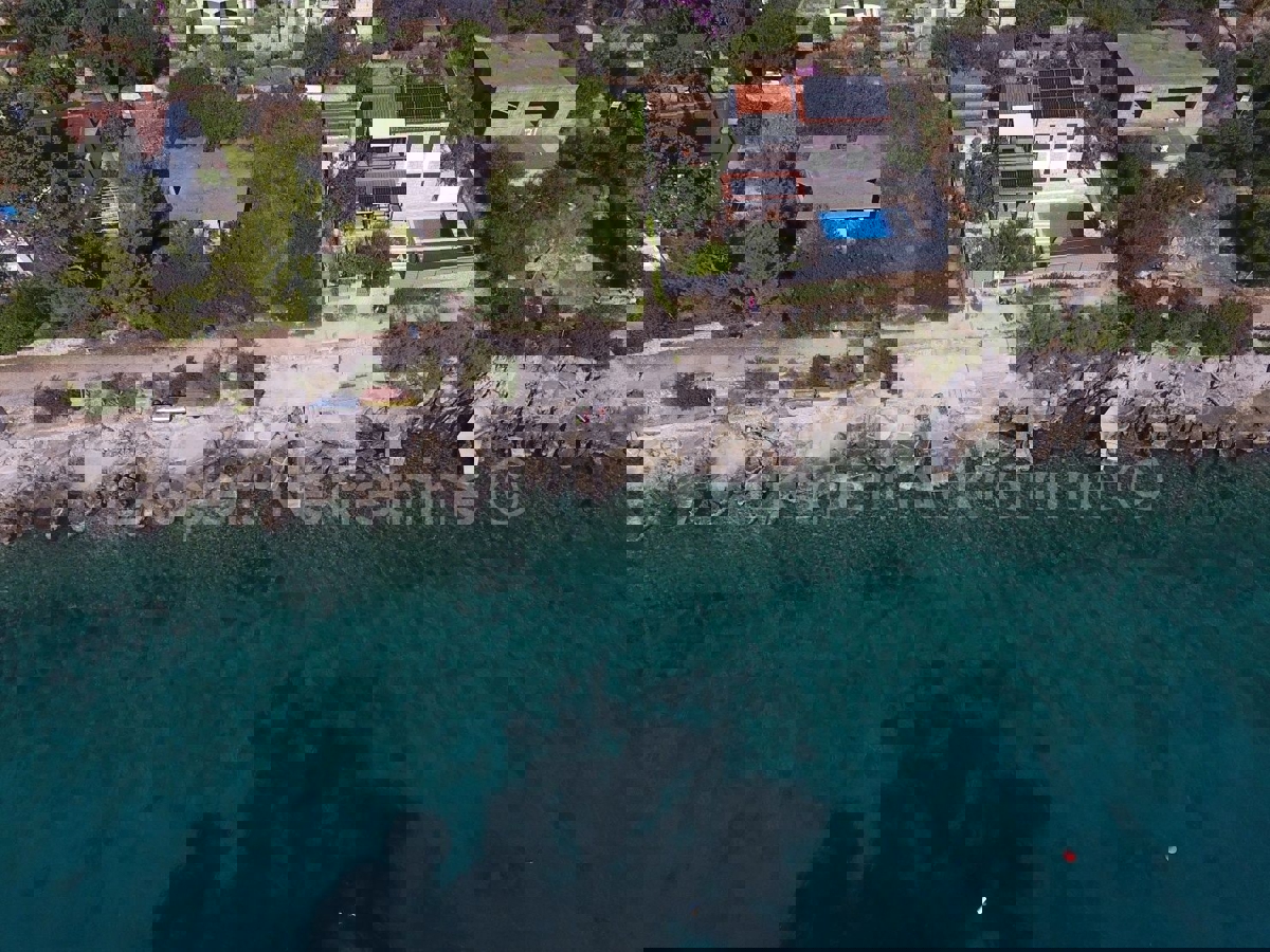 Čiovo, Okrug G. detached house 224 m2, second row from the sea, sea view