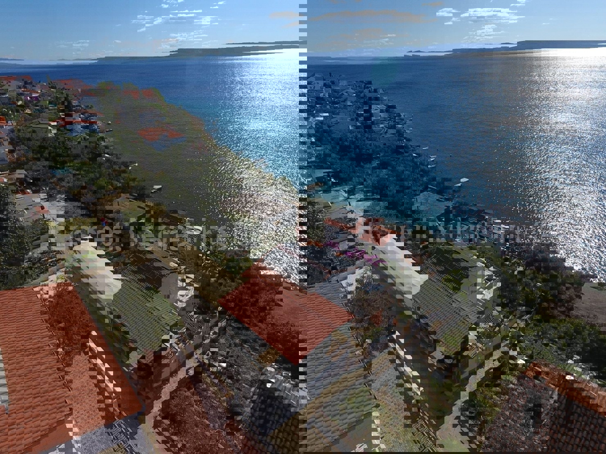 Čiovo, Okrug G. detached house 224 m2, second row from the sea, sea view