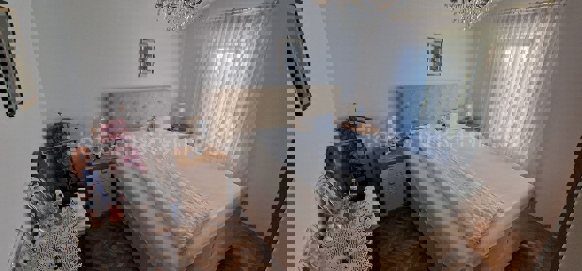 Čiovo, Okrug G. detached house 224 m2, second row from the sea, sea view