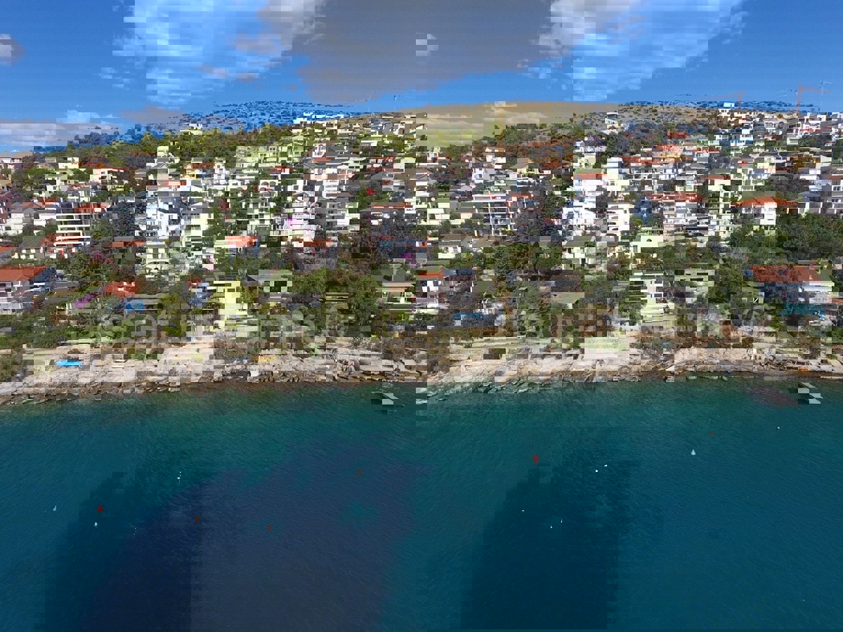 Čiovo, Okrug G. detached house 224 m2, second row from the sea, sea view