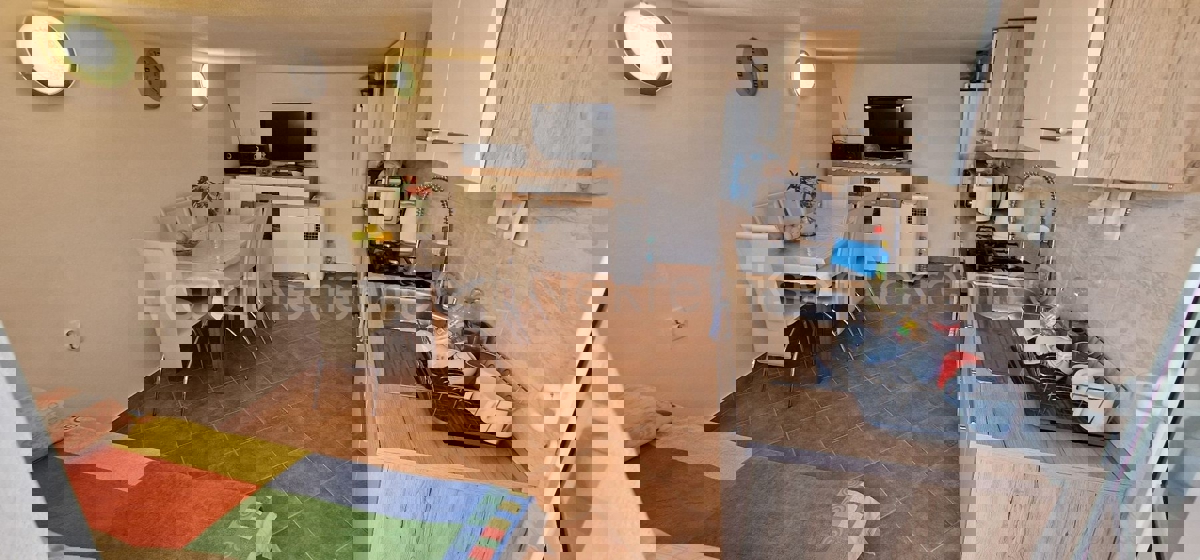 Čiovo, Okrug G. detached house 224 m2, second row from the sea, sea view