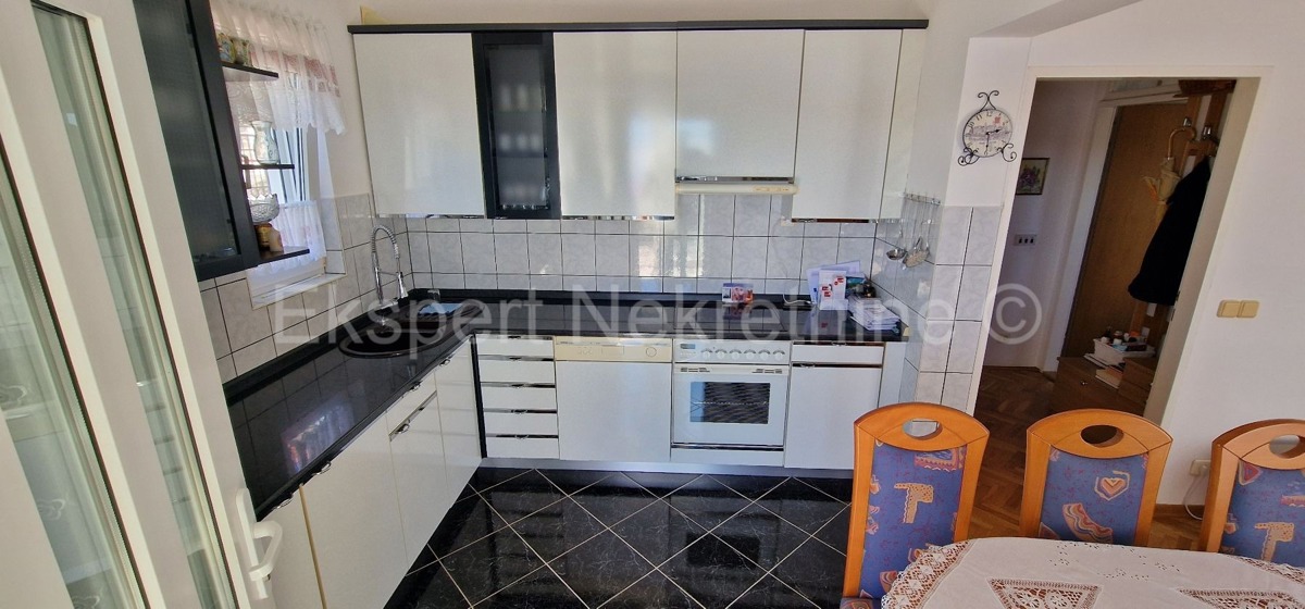 Čiovo, Okrug G. detached house 224 m2, second row from the sea, sea view