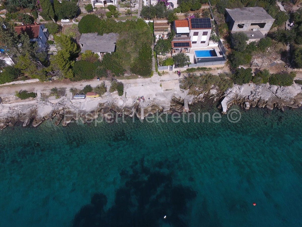 Čiovo, Okrug G. detached house 224 m2, second row from the sea, sea view