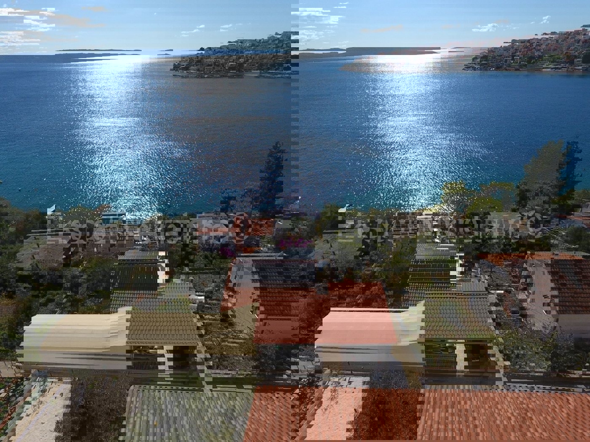 Čiovo, Okrug G. detached house 224 m2, second row from the sea, sea view