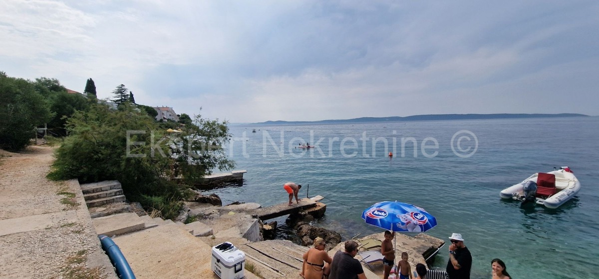 Čiovo, Okrug G. detached house 224 m2, second row from the sea, sea view