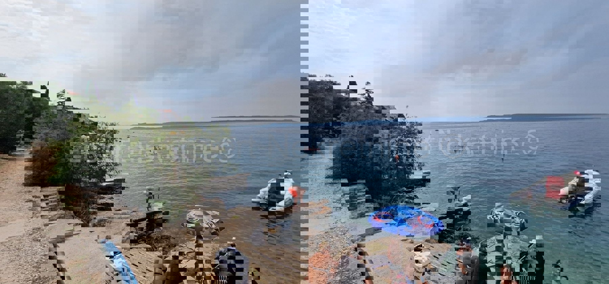 Čiovo, Okrug G. detached house 224 m2, second row from the sea, sea view