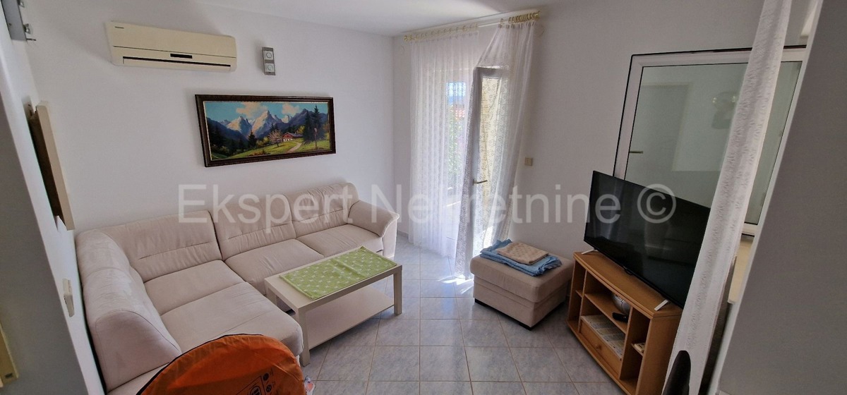 Čiovo, Okrug G. detached house 224 m2, second row from the sea, sea view