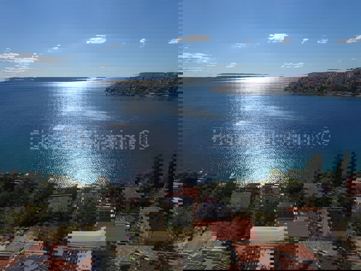 Čiovo, Okrug G. detached house 224 m2, second row from the sea, sea view