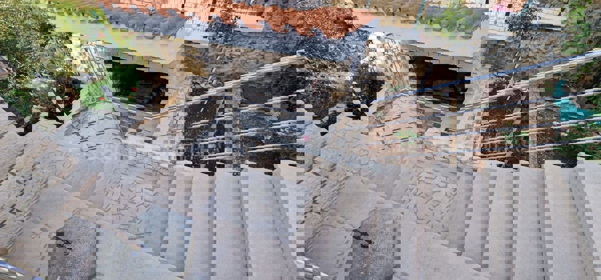 Čiovo, Okrug G. detached house 224 m2, second row from the sea, sea view