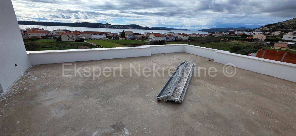 Seget D., penthouse 59 m2 + 47 m2 terrace, new building, sea view, soon