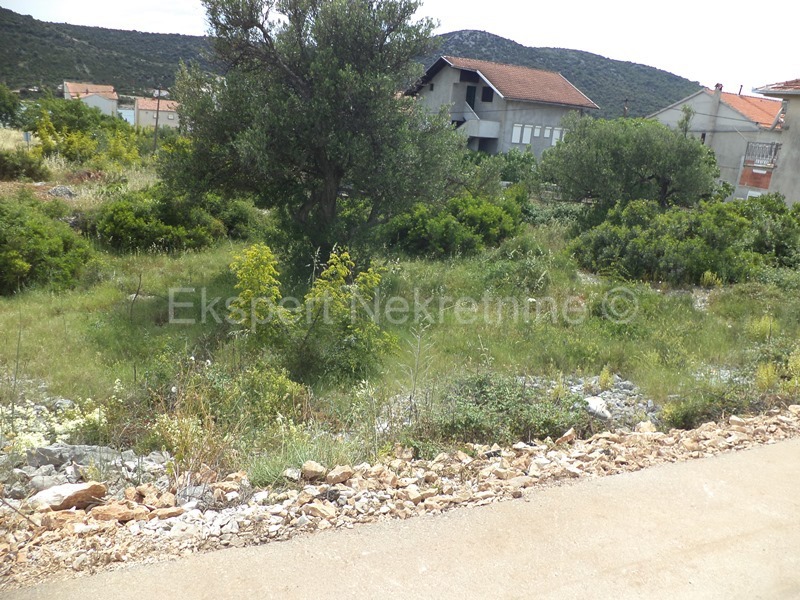 Marina, Vinišće, grad. terreno 1650 mq, 130 metri dal mare