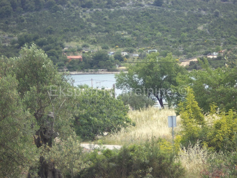 Marina, Vinišće, grad. terreno 1650 mq, 130 metri dal mare