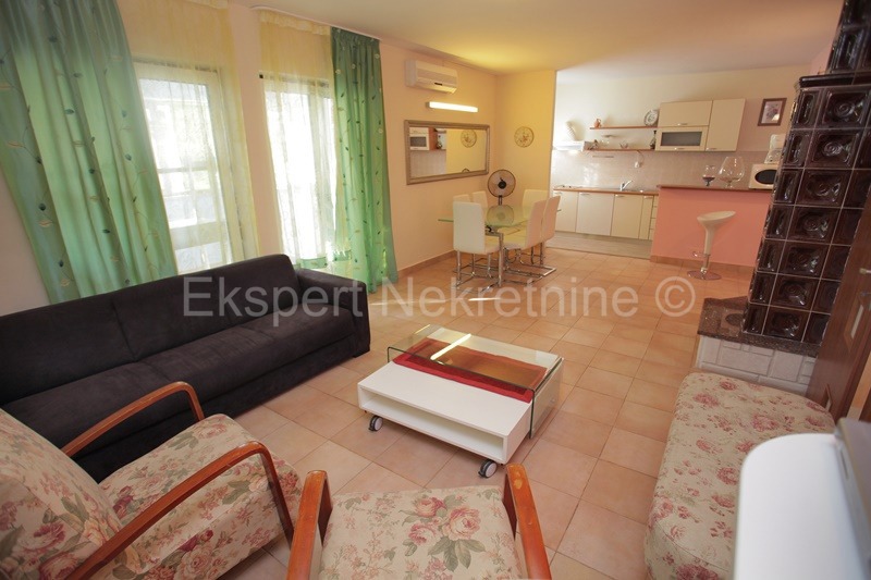 Čiovo,Okrug G., casa indipendente di 280 m2 con ampio giardino