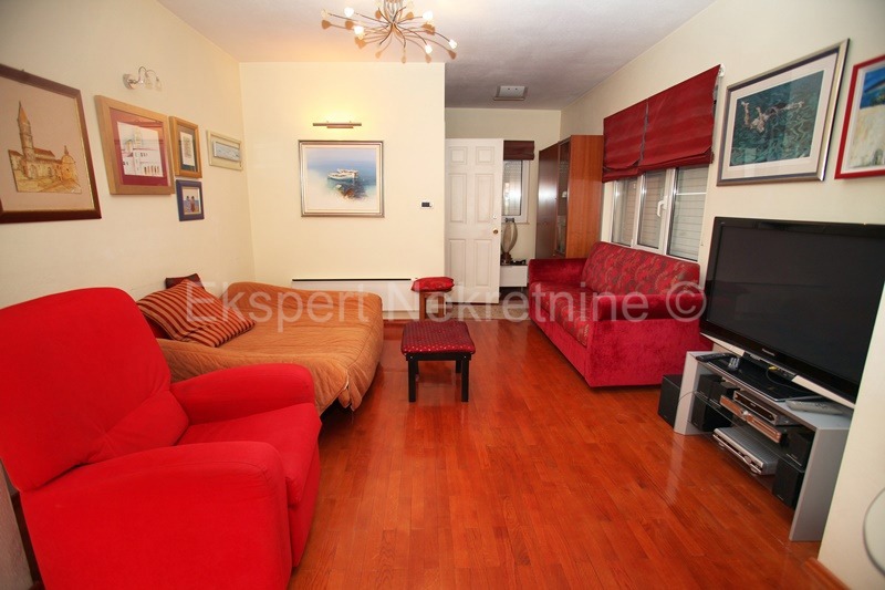 Čiovo,Okrug G., casa indipendente di 280 m2 con ampio giardino