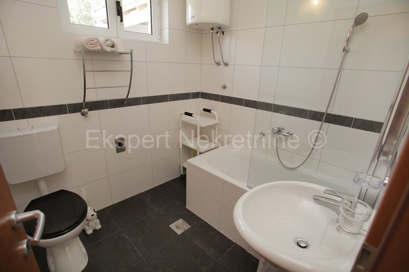 Čiovo,Okrug G., casa indipendente di 280 m2 con ampio giardino