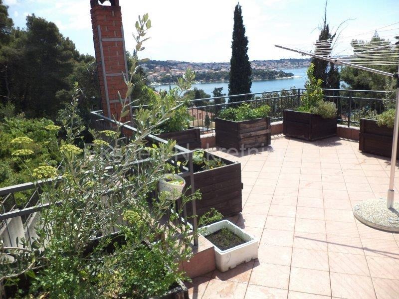 Trogir, Saldun, casa indipendente 133 m2, di nuova costruzione, vista