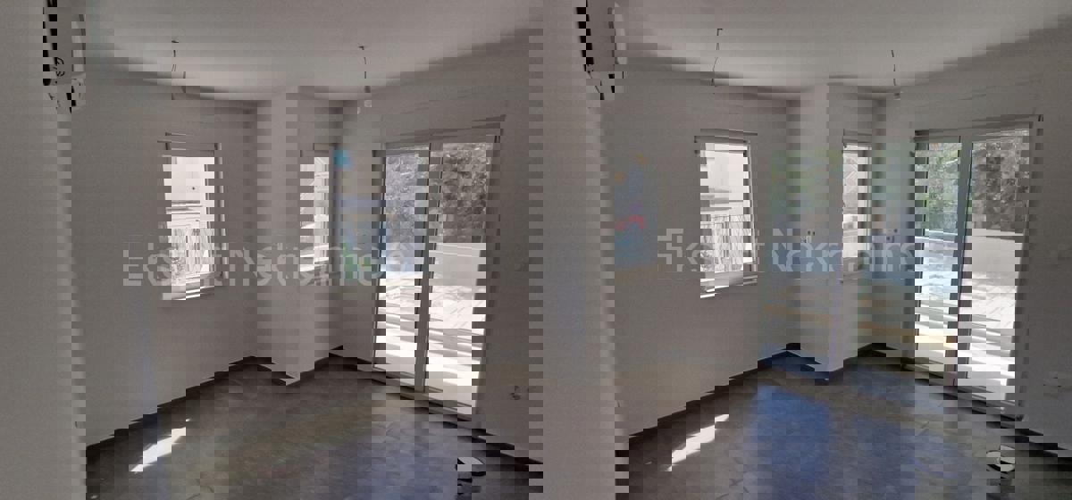 Čiovo,Okrug G., small 2-bedroom apartment 58m2, garden, large terrace, new building