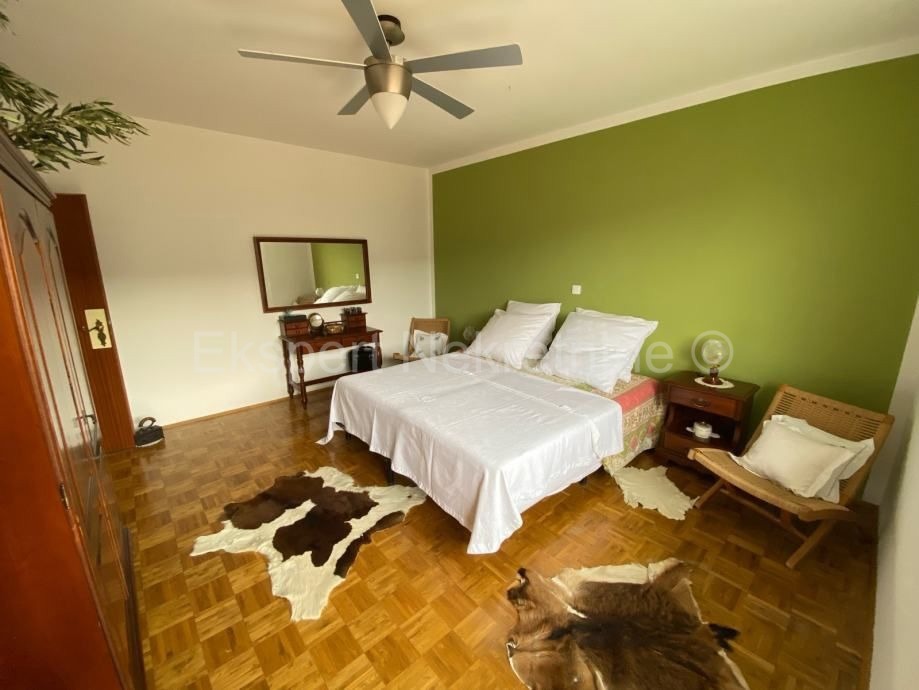 Spalato-Dintorni, Srinjine, casa indipendente 374m2 con giardino, garage