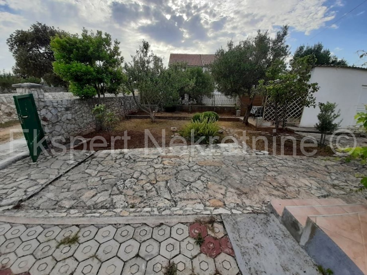 Rogoznica, Kanica, casa 154m2 con giardino 294m2, vista mare