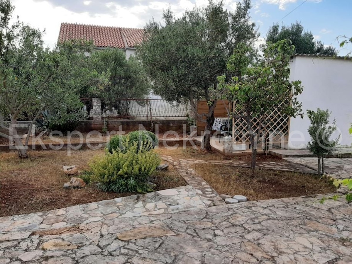 Rogoznica, Kanica, casa 154m2 con giardino 294m2, vista mare