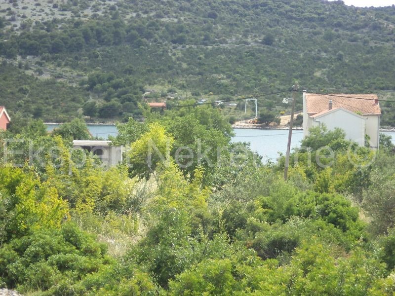 Marina, Vinišće, grad. terreno 1650 mq, 130 metri dal mare