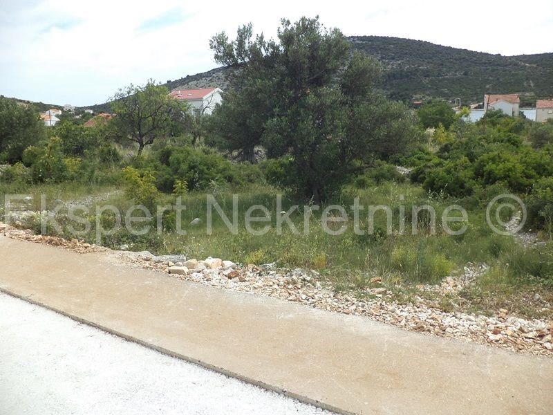 Marina, Vinišće, grad. terreno 1650 mq, 130 metri dal mare