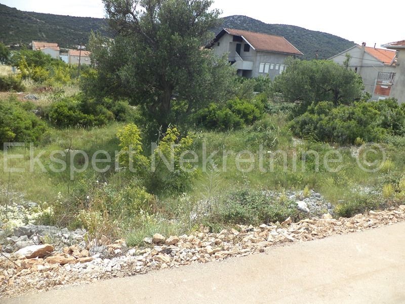 Marina, Vinišće, grad. terreno 1650 mq, 130 metri dal mare