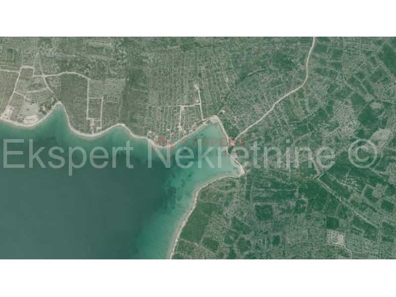 Vinišće, vecchia baia di Trogir, prima fila al mare, 2285 m2, terreno agricolo