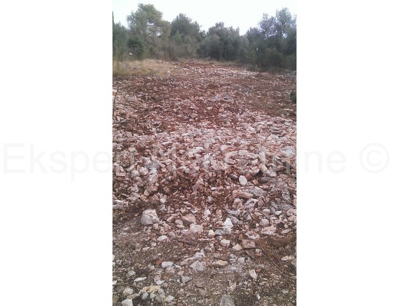 Ciovo, Mastrinka, grad. terreno 1300 m2, dal mare 370 m, vista