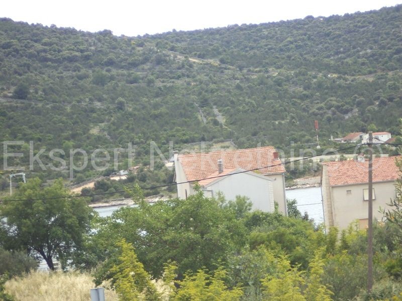 Marina, Vinišće, grad. terreno 1650 mq, 130 metri dal mare