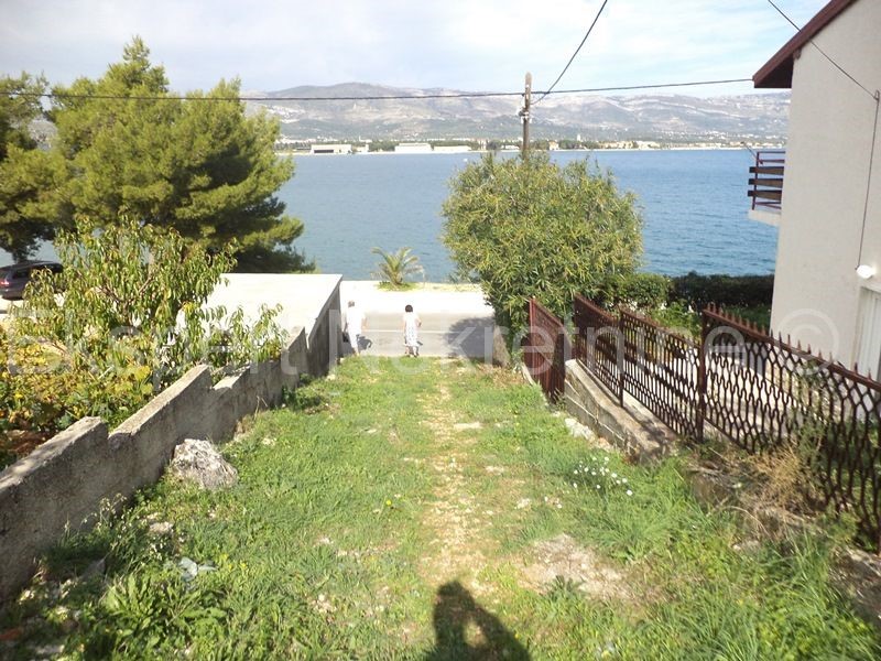 Ciovo, Arbanija, grad. terreno 485 m2, 100 m dal mare, vista