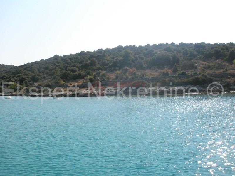Vinišće, vecchia baia di Trogir, prima fila al mare, 2285 m2, terreno agricolo