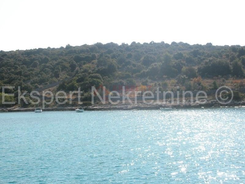 Vinišće, vecchia baia di Trogir, prima fila al mare, 2285 m2, terreno agricolo