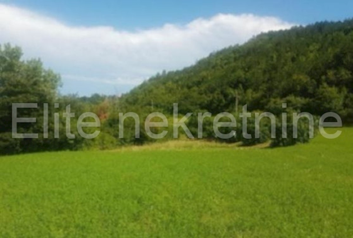 Kršikla - terreno edificabile 45 398 m2