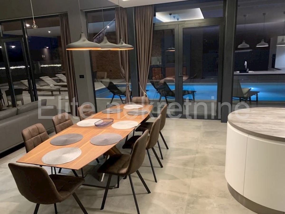 Lisignano - nuova villa in vendita a 500 metri dal mare!