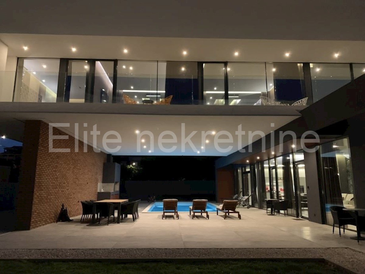 Lisignano - nuova villa in vendita a 500 metri dal mare!