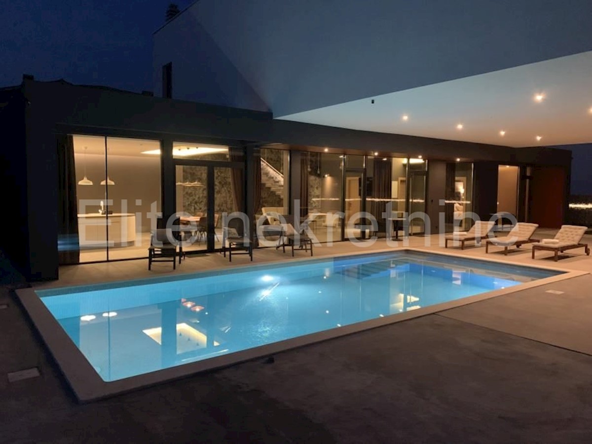 Lisignano - nuova villa in vendita a 500 metri dal mare!