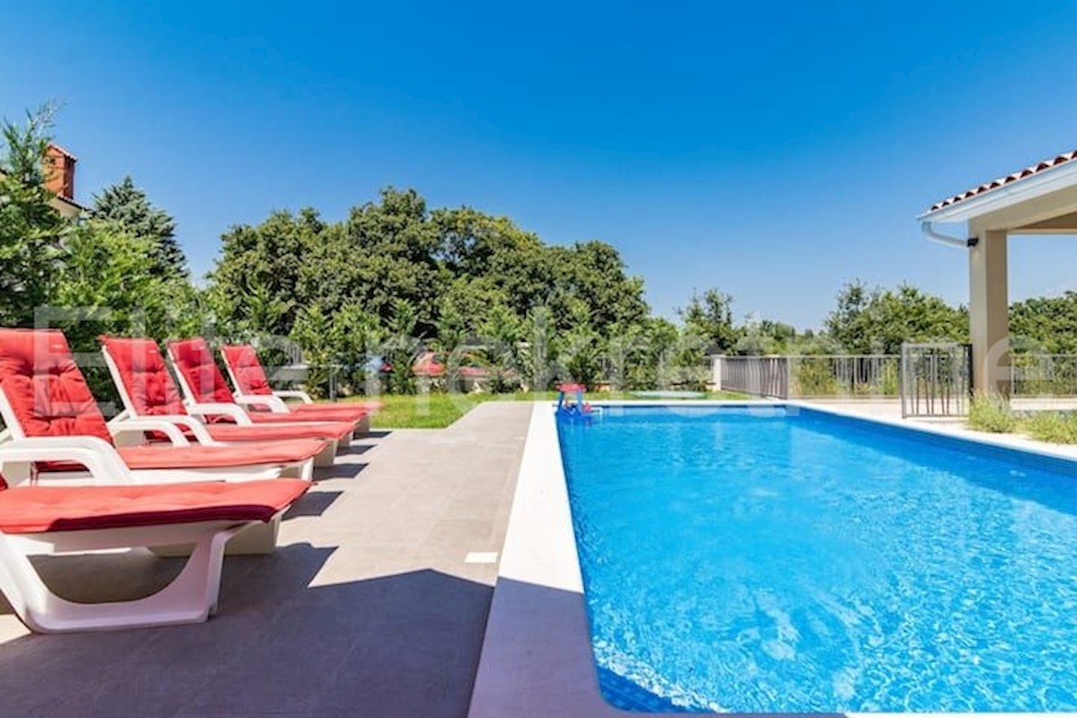 Istria, Stokovci - villa indipendente 220m2 con piscina!