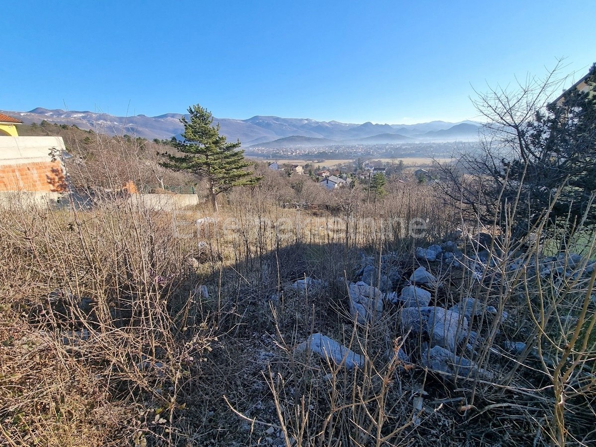 Jelenje - terreno con vista panoramica su Grobničko polje