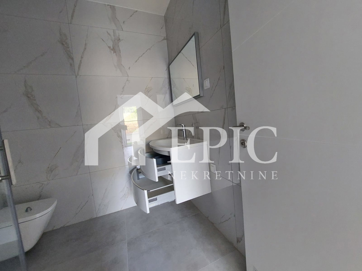 KOŽINO, ZADAR - APPARTAMENTO TRILOCALE CON PISCINA