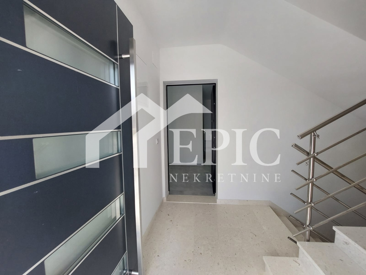 KOŽINO, ZADAR - APPARTAMENTO TRILOCALE CON PISCINA