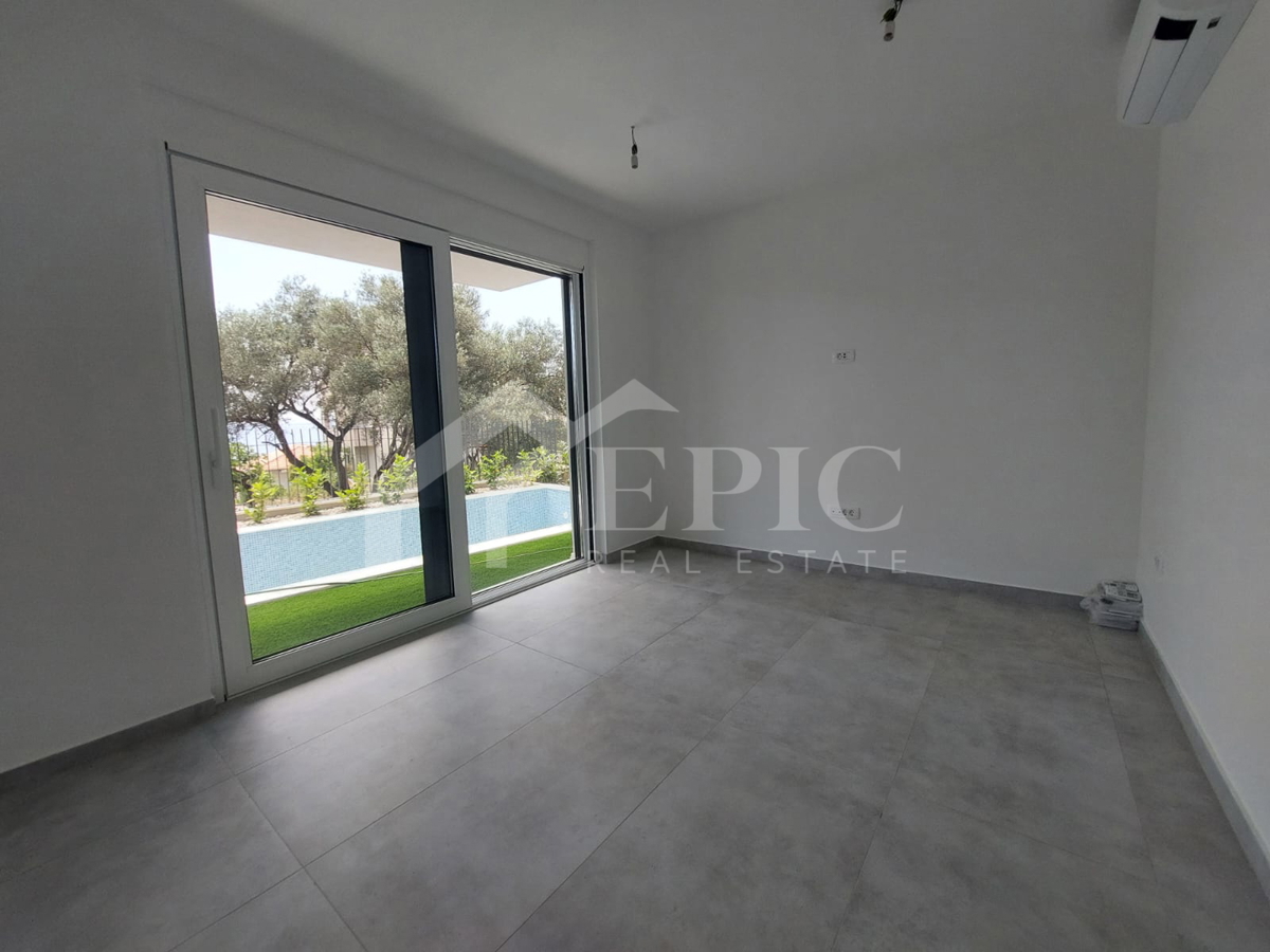 KOŽINO, ZADAR - APPARTAMENTO TRILOCALE CON PISCINA